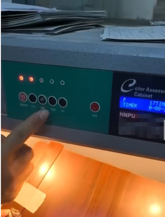 D65 illuminant color measurement lab setup for edge banding quality control verification